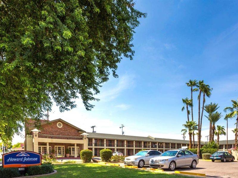 Howard Johnson By Wyndham Scottsdale Old Town Exterior foto